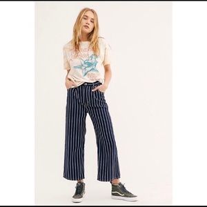 LEVI’S Ribcage Striped Pleated Wide Leg Crop Jeans Size 28